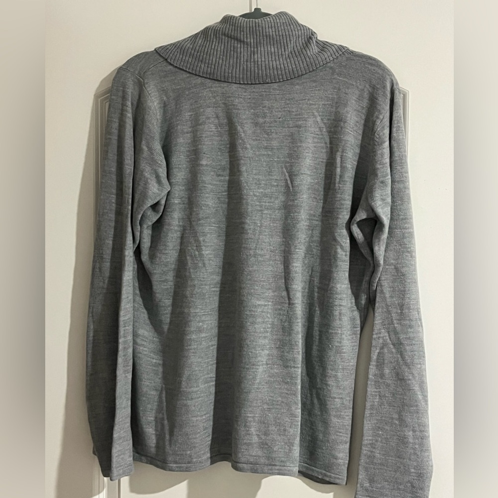 Lane Bryant Turtleneck Sweater Gray Soft Lightweight Acrylic 14/16 NWT - Picture 2 of 4